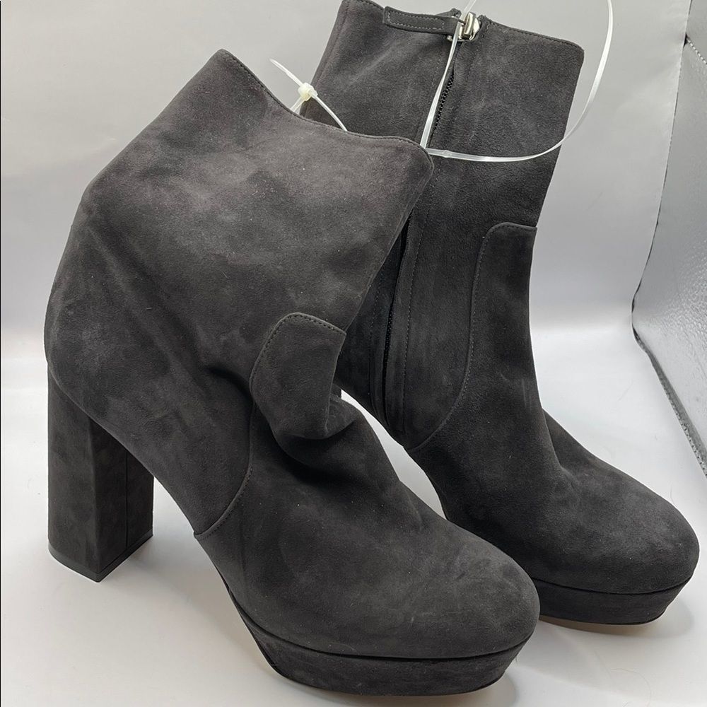 VERO CUOIO side zip suede booties, made in Italy, grey, size 38 (7),